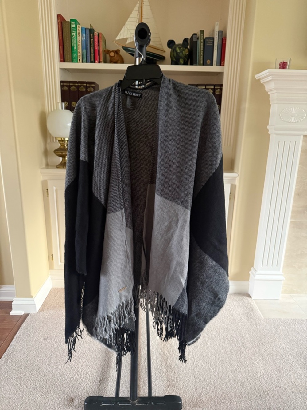 Ellen Tracy color block poncho